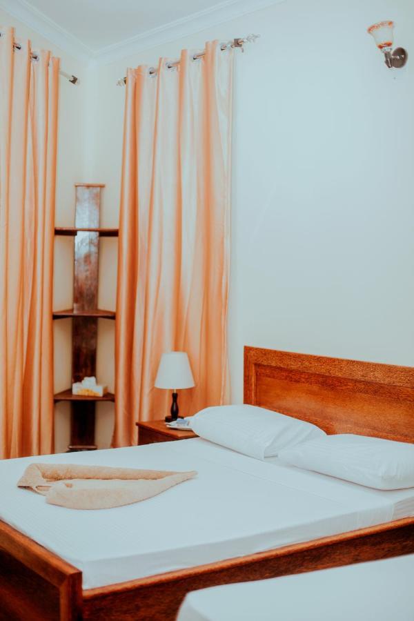 Plumeria Motel - Stone Town Zanzibar Bagian luar foto