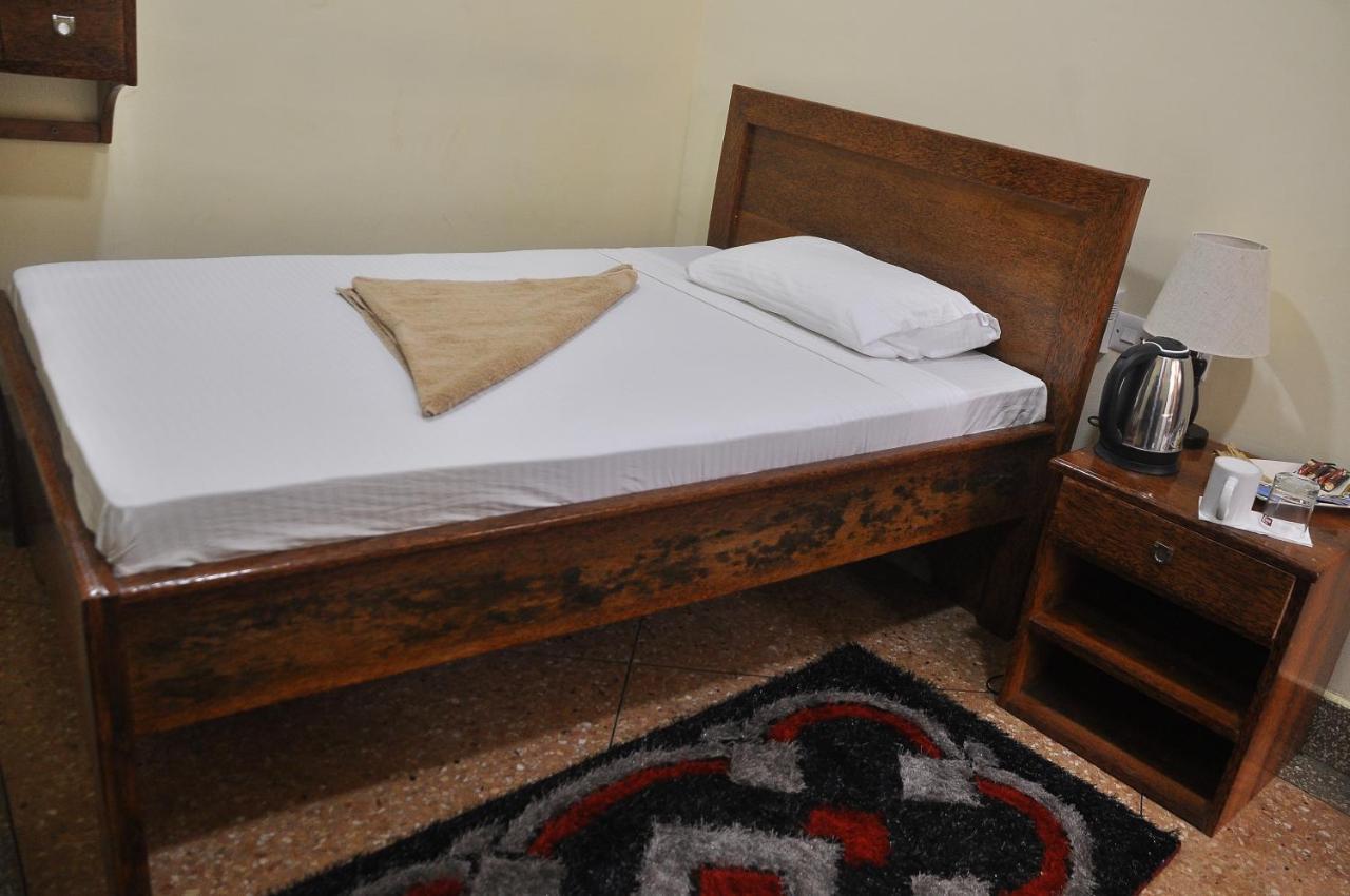 Plumeria Motel - Stone Town Zanzibar Bagian luar foto